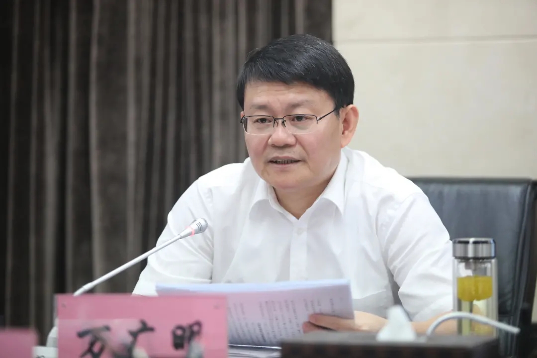 万广明在南昌城市B体育足球_B体育(中国)集团调研